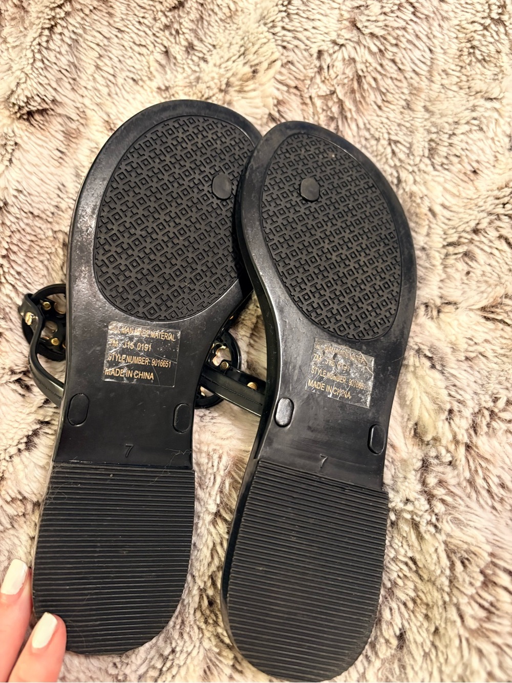 Tory Burch Rubber Logo Thong Sandals - Picture 2 of 3